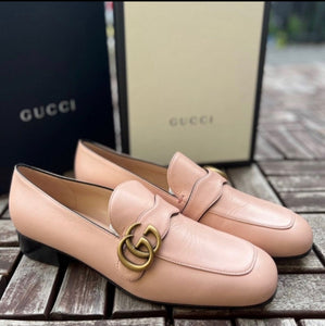 Gucci leather loafer