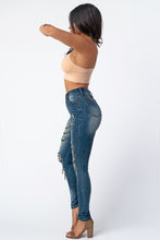 Load image into Gallery viewer, Destroyed Pants With Chain Front Md Denim Jeans Large Size.